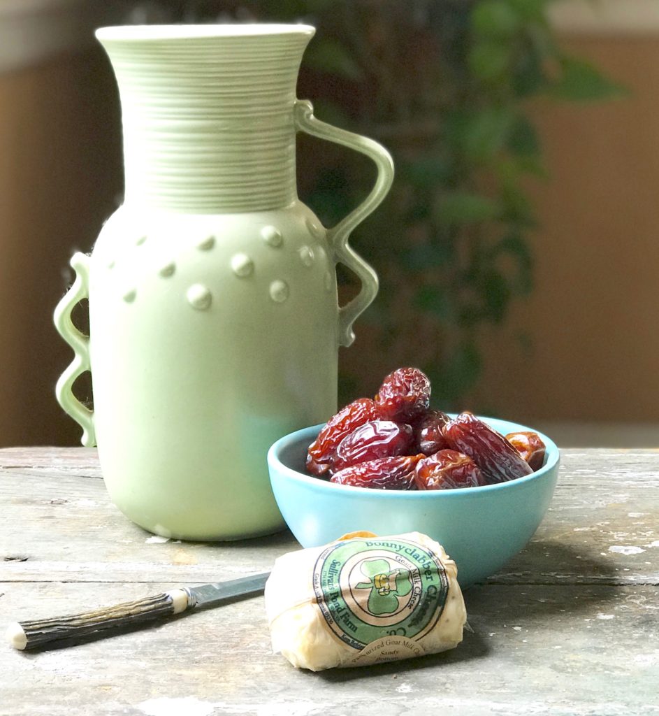 herbed goat cheese stuffed dates