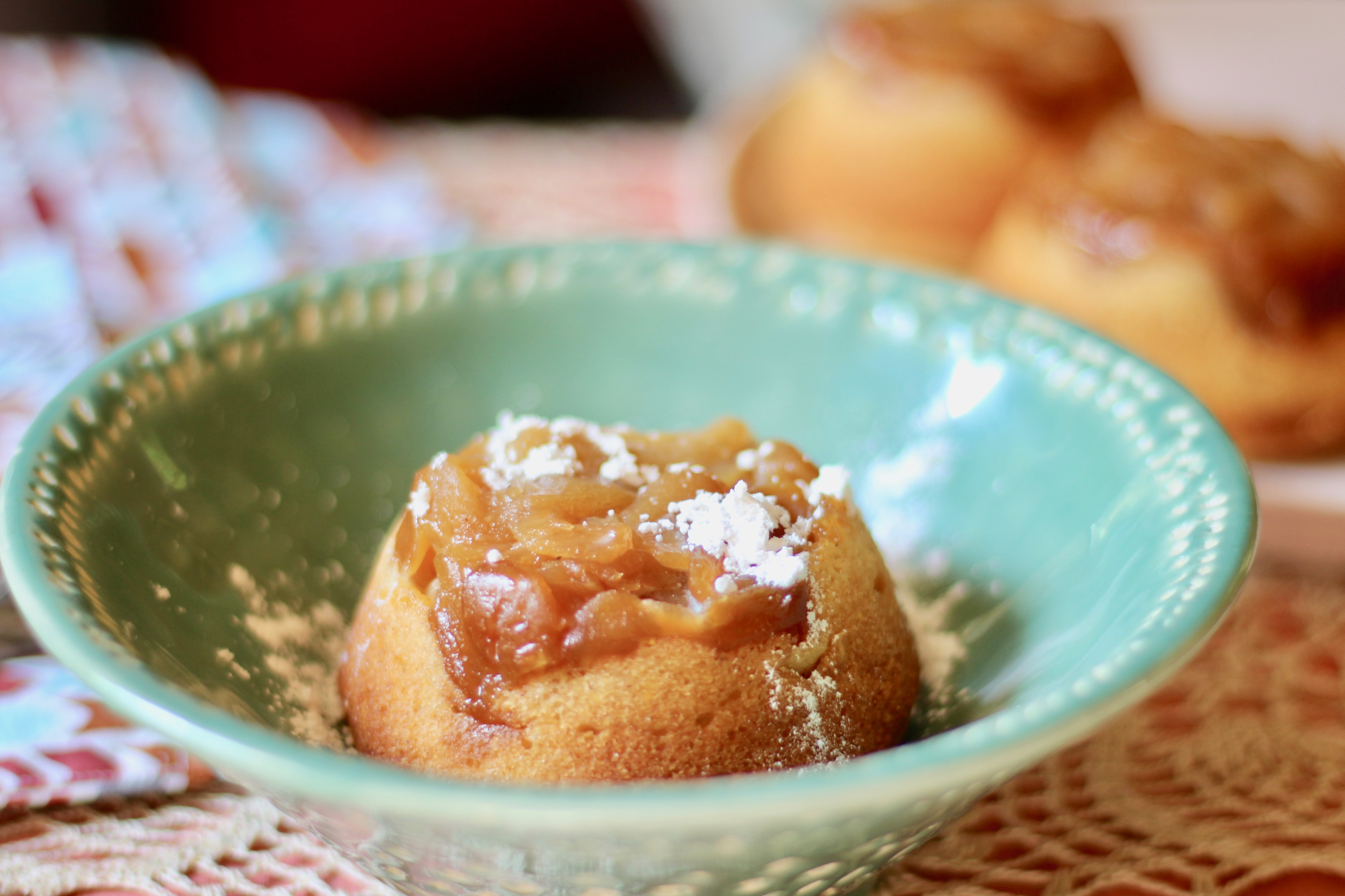 caramelized apple mini cakes