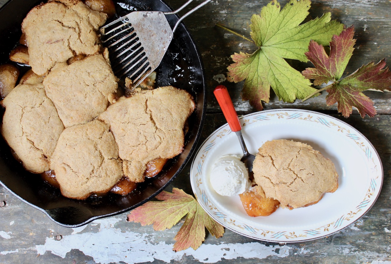 skillet apple cobbler with ice cream