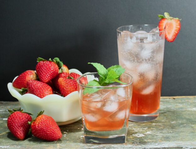 strawberry shrub gin cocktail