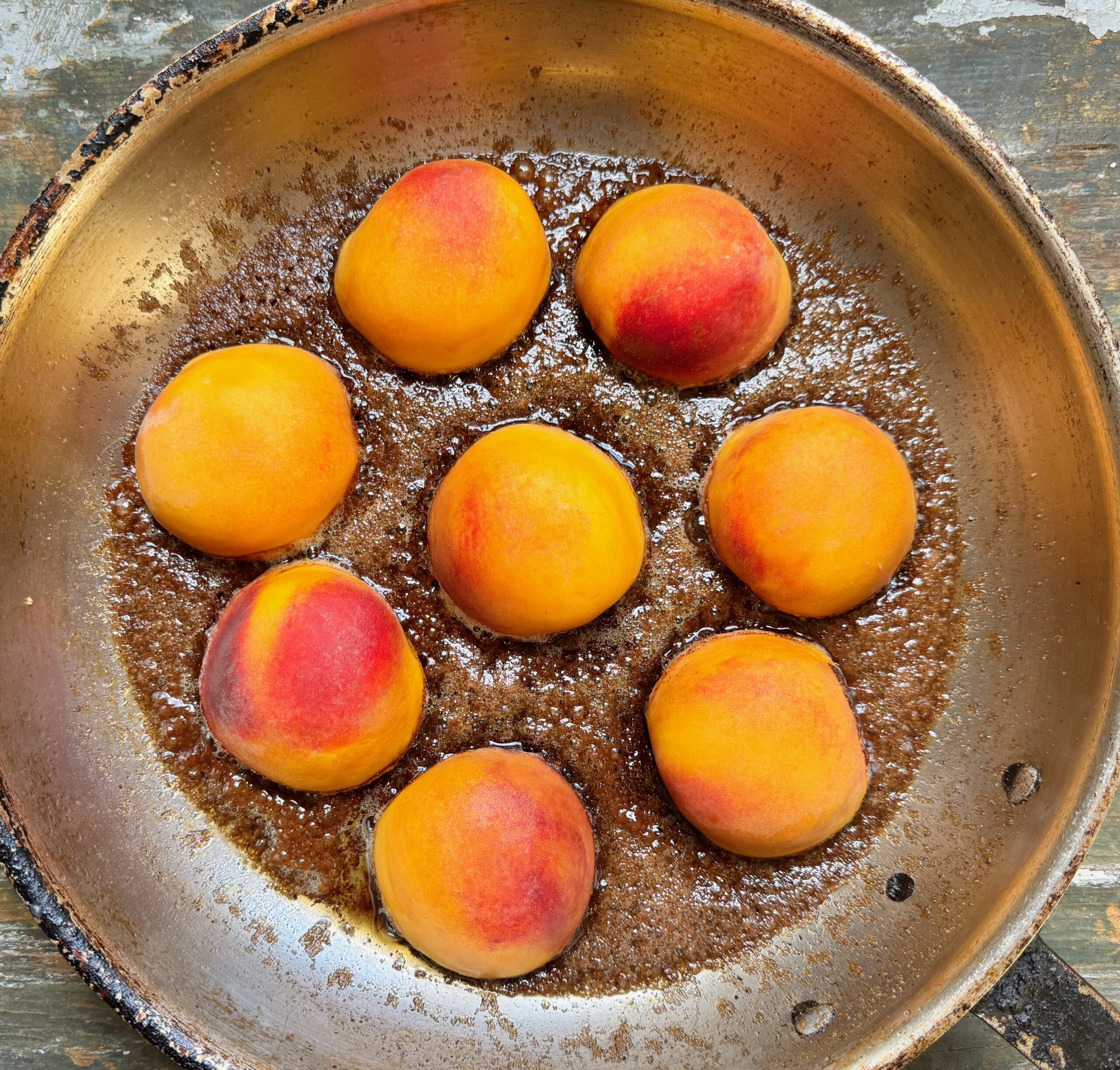 peaches cooked in caramel 
