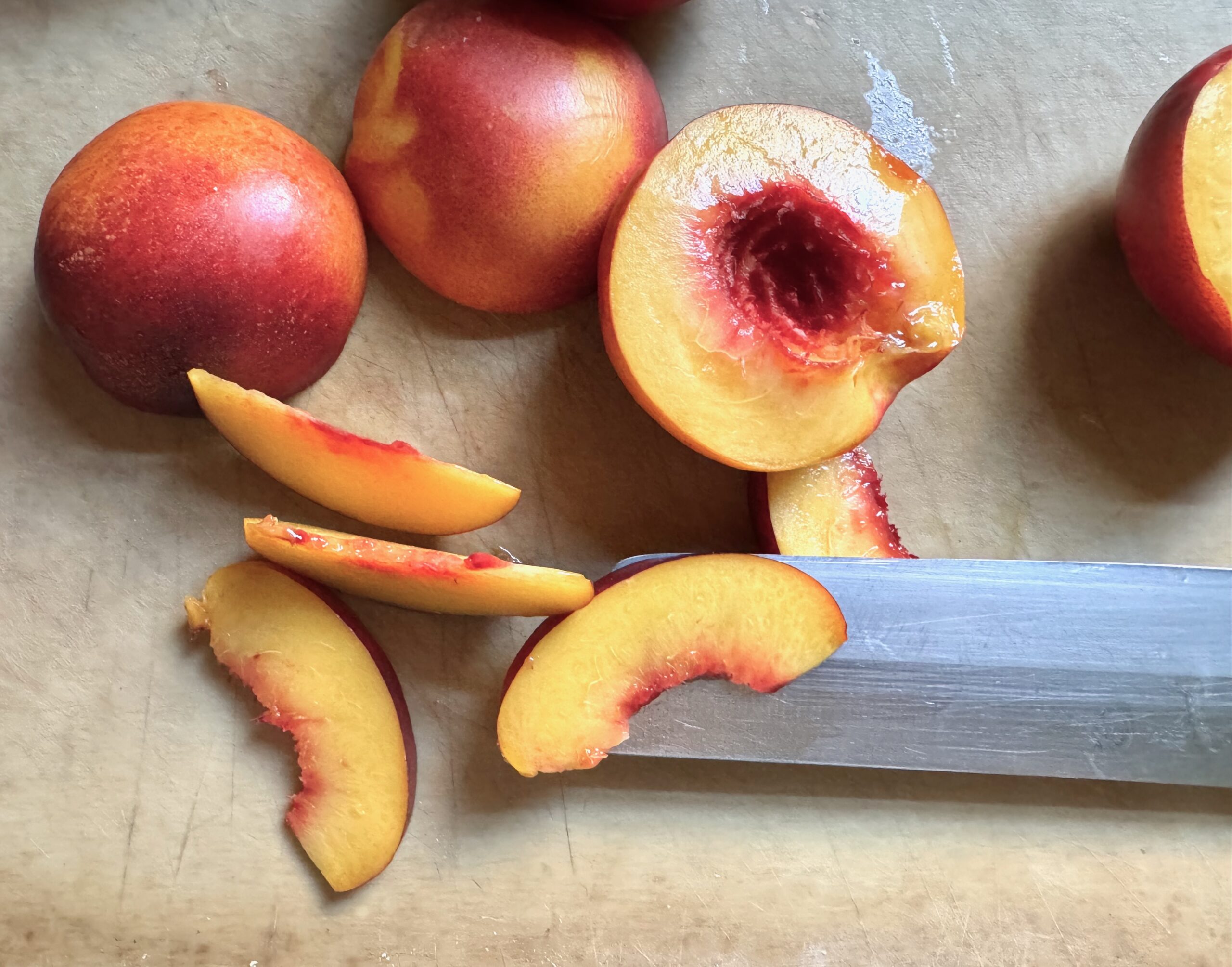 sliced nectarines